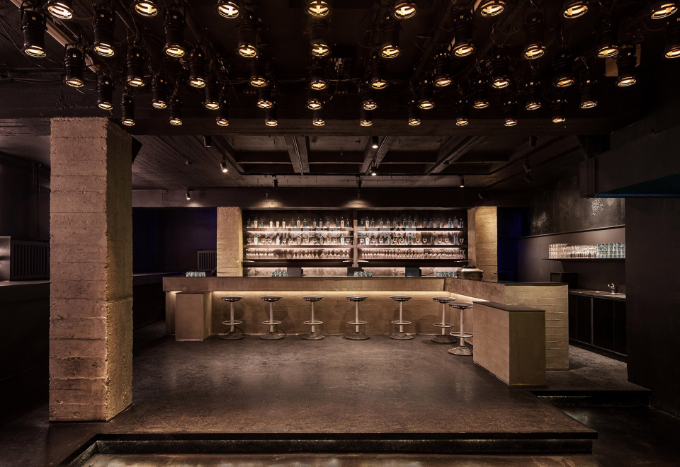 “周末之家”酒吧